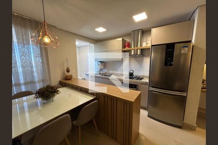 Sala de apartamento para alugar com 2 quartos, 63m² em Santa Mônica, Uberlândia