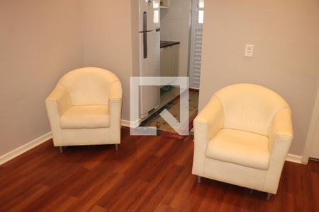Casa de Condomínio para alugar com 2 quartos, 70m² em Aguassai, Cotia