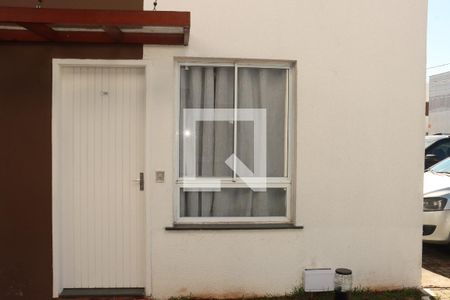 Casa de Condomínio para alugar com 2 quartos, 70m² em Aguassai, Cotia