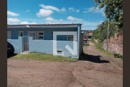 Fachada de casa à venda com 2 quartos, 70m² em Passo das Pedras, Porto Alegre
