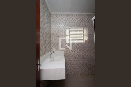 Banheiro 2 de casa para alugar com 3 quartos, 200m² em Vila Maricy, Guarulhos
