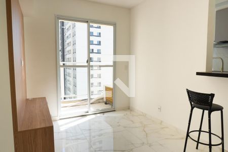 Sala de apartamento para alugar com 2 quartos, 45m² em Santo Cristo, Rio de Janeiro