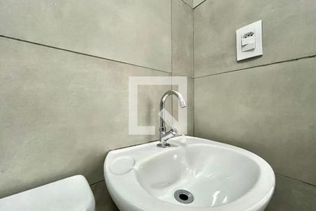 Banheiro de casa para alugar com 1 quarto, 32m² em Parque Jabaquara, São Paulo