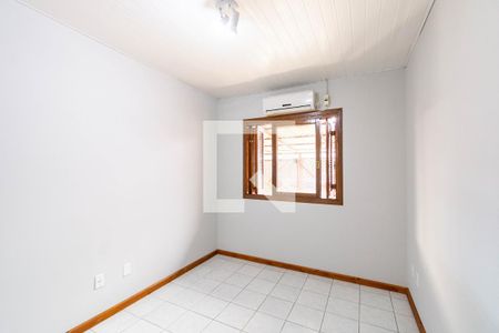 Casa à venda com 2 quartos, 42m² em Guajuviras, Canoas