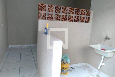 Casa à venda com 8 quartos, 400m² em Parque Peruche, São Paulo