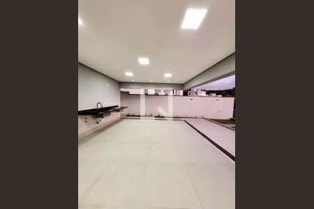 Casa à venda com 4 quartos, 297m² em Suru, Barueri