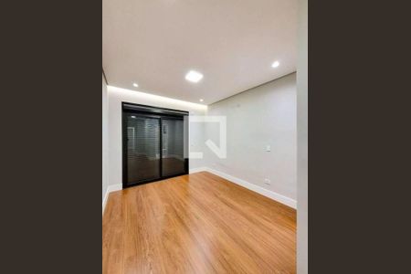 Casa à venda com 4 quartos, 297m² em Suru, Barueri