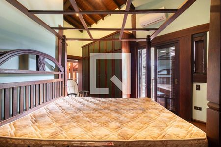 Casa à venda com 4 quartos, 550m² em Morada dos Pássaros, Barueri