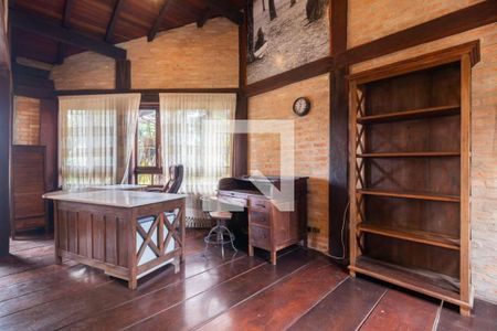 Casa à venda com 4 quartos, 550m² em Morada dos Pássaros, Barueri