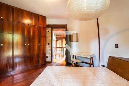 Casa à venda com 4 quartos, 550m² em Morada dos Pássaros, Barueri