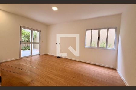 Casa à venda com 3 quartos, 317m² em Aldeia da Serra, Barueri