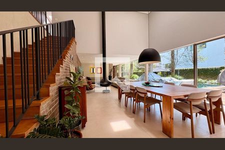 Casa à venda com 4 quartos, 644m² em Morada dos Pássaros, Barueri