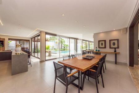 Casa à venda com 5 quartos, 1600m² em Residencial Morada dos Lagos, Barueri