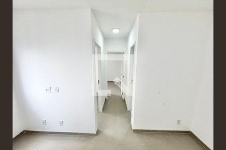 Corredor de apartamento para alugar com 2 quartos, 39m² em Vila Nova Cachoeirinha, São Paulo