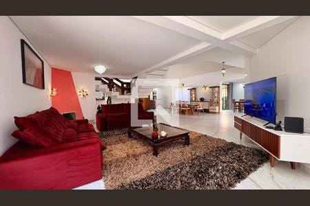 Casa à venda com 4 quartos, 460m² em Residencial das Estrelas, Barueri