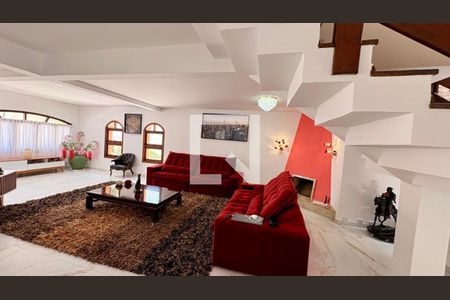 Casa à venda com 4 quartos, 460m² em Residencial das Estrelas, Barueri