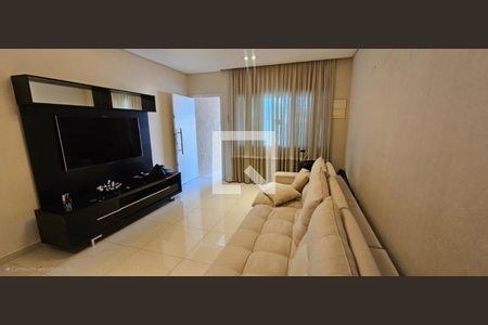 Casa à venda com 4 quartos, 280m² em Vila Carrão, São Paulo
