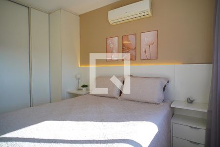 Quarto suíte  de apartamento à venda com 2 quartos, 69m² em Jardim Lindóia, Porto Alegre