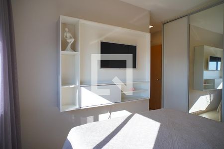 Quarto suíte  de apartamento à venda com 2 quartos, 69m² em Jardim Lindóia, Porto Alegre