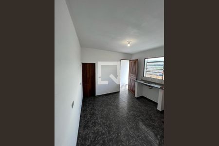 Casa à venda com 6 quartos, 300m² em Vila Teresinha, São Paulo
