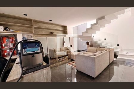 Casa à venda com 4 quartos, 344m² em Morada das Nuvens, Barueri