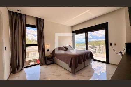 Casa à venda com 4 quartos, 344m² em Morada das Nuvens, Barueri