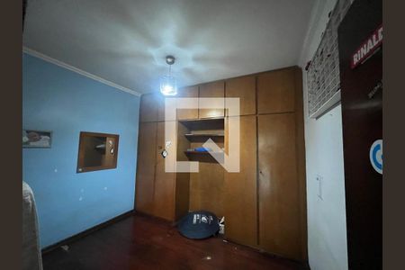 Casa à venda com 3 quartos, 223m² em Vila Guedes, São Paulo