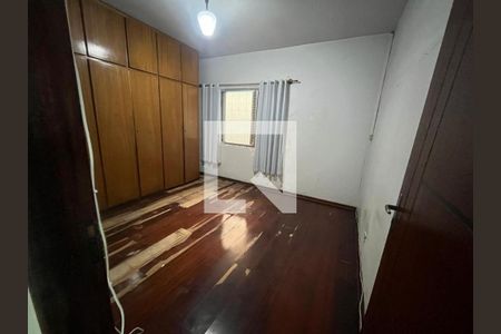 Casa à venda com 3 quartos, 223m² em Vila Guedes, São Paulo