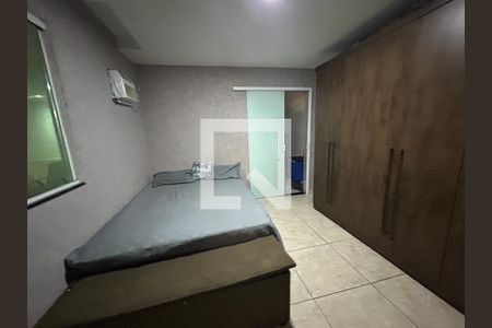 Quarto 2 de casa para alugar com 2 quartos, 200m² em Osvaldo Cruz, Rio de Janeiro
