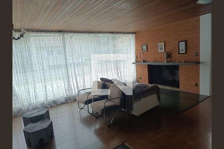 Casa à venda com 5 quartos, 500m² em Vila Albertina, São Paulo