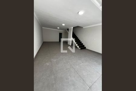 Casa à venda com 3 quartos, 225m² em Vila Carrão, São Paulo