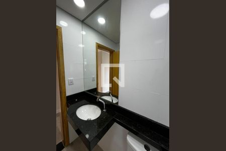 Casa à venda com 3 quartos, 225m² em Vila Carrão, São Paulo