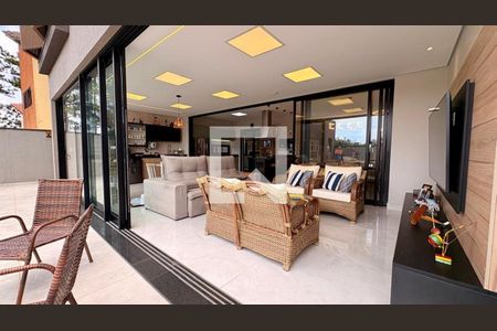Casa à venda com 4 quartos, 350m² em Morada dos Pinheiros (Aldeia da Serra), Barueri