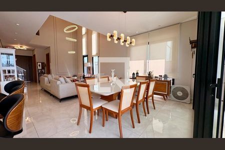 Casa à venda com 4 quartos, 350m² em Morada dos Pinheiros (Aldeia da Serra), Barueri