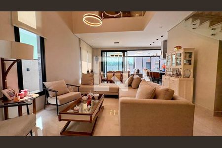 Casa à venda com 4 quartos, 350m² em Morada dos Pinheiros (Aldeia da Serra), Barueri
