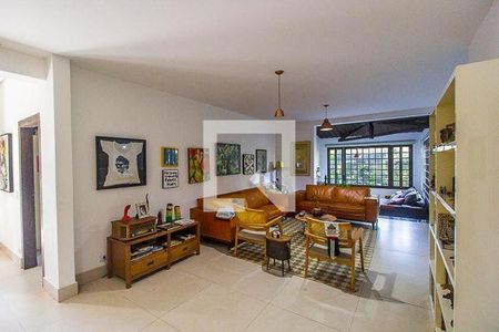 Casa de Condomínio à venda com 5 quartos, 390m² em Morada dos Pássaros, Barueri