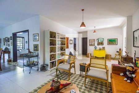 Casa de Condomínio à venda com 5 quartos, 390m² em Morada dos Pássaros, Barueri