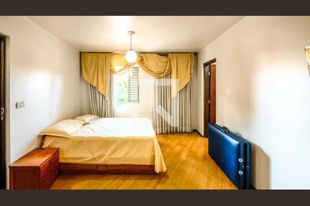 Suíte master de casa para alugar com 4 quartos, 408m² em Jardim Sao Francisco(zona Sul), São Paulo