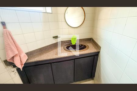 Banheiro da Suíte 1 de casa para alugar com 4 quartos, 408m² em Jardim Sao Francisco(zona Sul), São Paulo