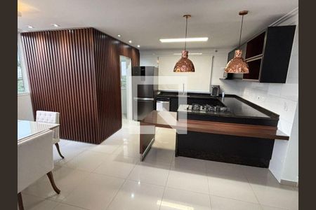 Casa à venda com 3 quartos, 229m² em Suru, Barueri