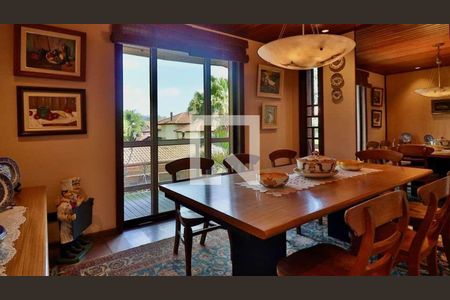 Casa à venda com 6 quartos, 700m² em Morada dos Pássaros, Barueri