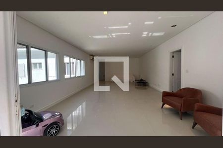 Casa à venda com 3 quartos, 297m² em Aldeia Da Serra, Barueri