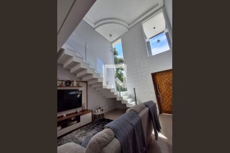 Casa à venda com 3 quartos, 212m² em Suru, Barueri