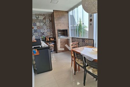 Casa à venda com 3 quartos, 212m² em Suru, Barueri