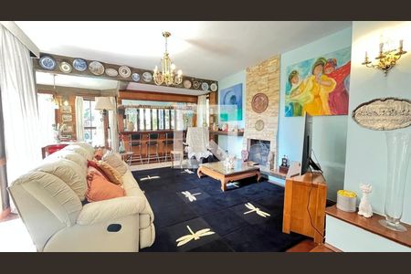 Casa à venda com 4 quartos, 700m² em Morada dos Pássaros, Barueri