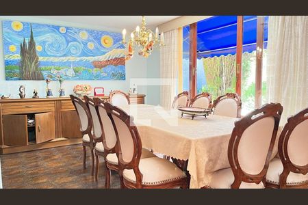 Casa à venda com 4 quartos, 700m² em Morada dos Pássaros, Barueri