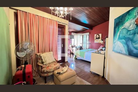 Casa à venda com 4 quartos, 700m² em Morada dos Pássaros, Barueri