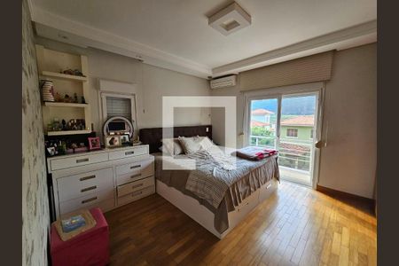 Casa à venda com 4 quartos, 300m² em Vila Santos, São Paulo