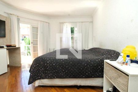 Casa à venda com 4 quartos, 440m² em Vila Santos, São Paulo