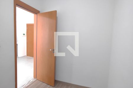Quarto 2 de apartamento para alugar com 2 quartos, 35m² em Vila Palmares, São Caetano do Sul